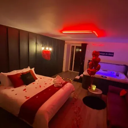 L'evasion Montmartre Avec Jacuzzi Privatif Guest house